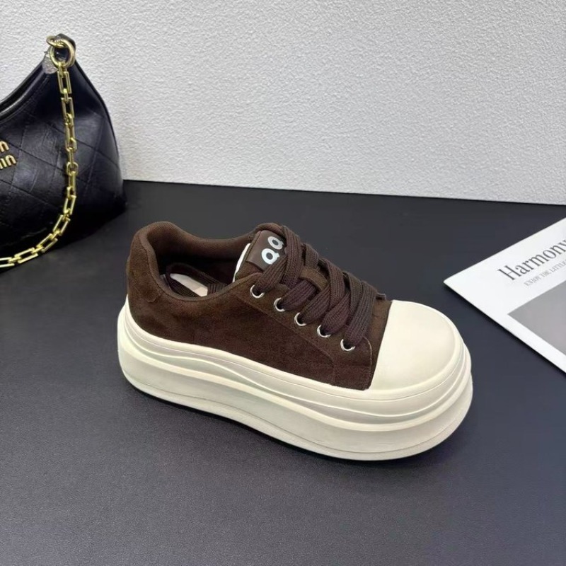 Damskie sneakersy na platformi – Embroidery Garments recenzja i cena