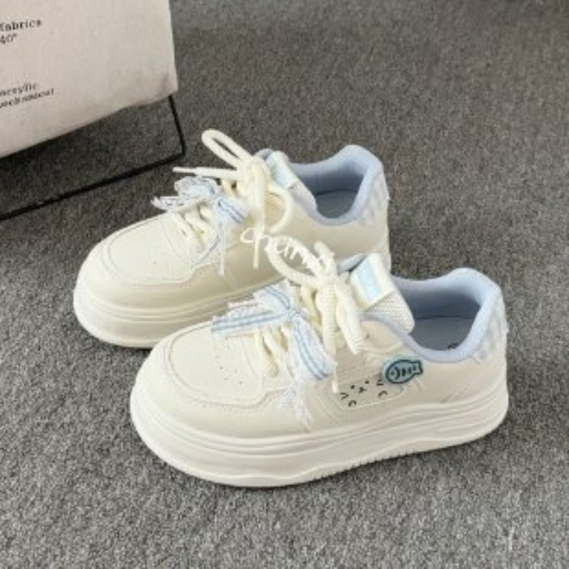 Damskie białe sneakersy na pla – Embroidery Garments recenzja i cena